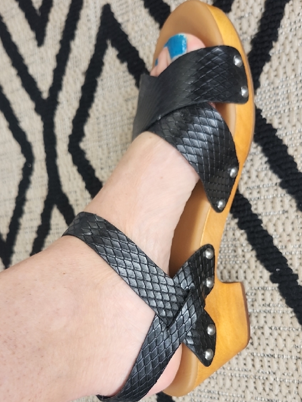 Patricia Nash Black Leather Ankle Strap Women's Wedge Sandal 10 - Picture 2 of 6